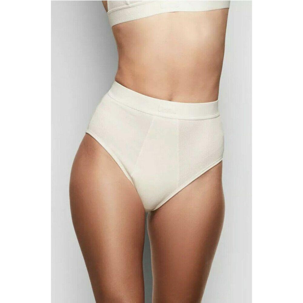 Skims High Waisted Briefs. Color - Bone. Brand New with Tags. Size - Small